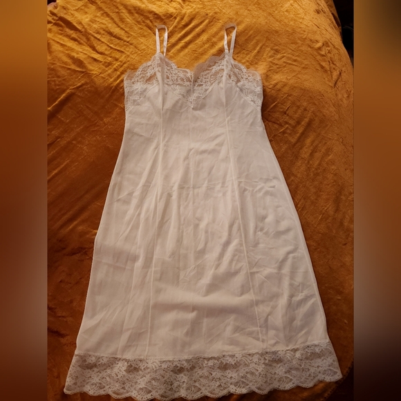 Vintage 1970s White Lace Accented Slip Dress by Wonder Maid - Picture 10 of 11
